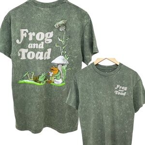 NWOT Frog and Toad Reading Under a Mushroom T-Shirt Medium